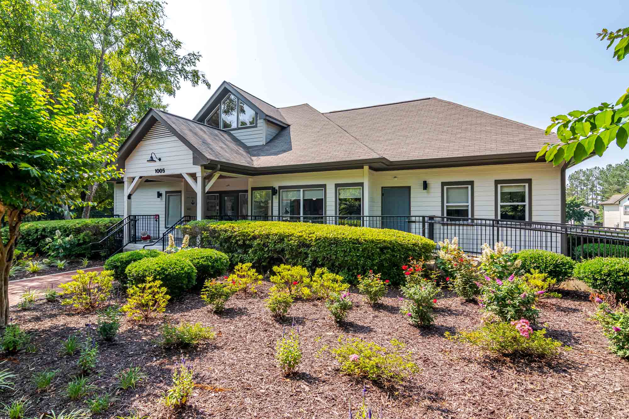River-Club-Apartments-and-Townhomes-Near-University-of-Georgia-Clubhouse-and-Leasing-Office-Exterior