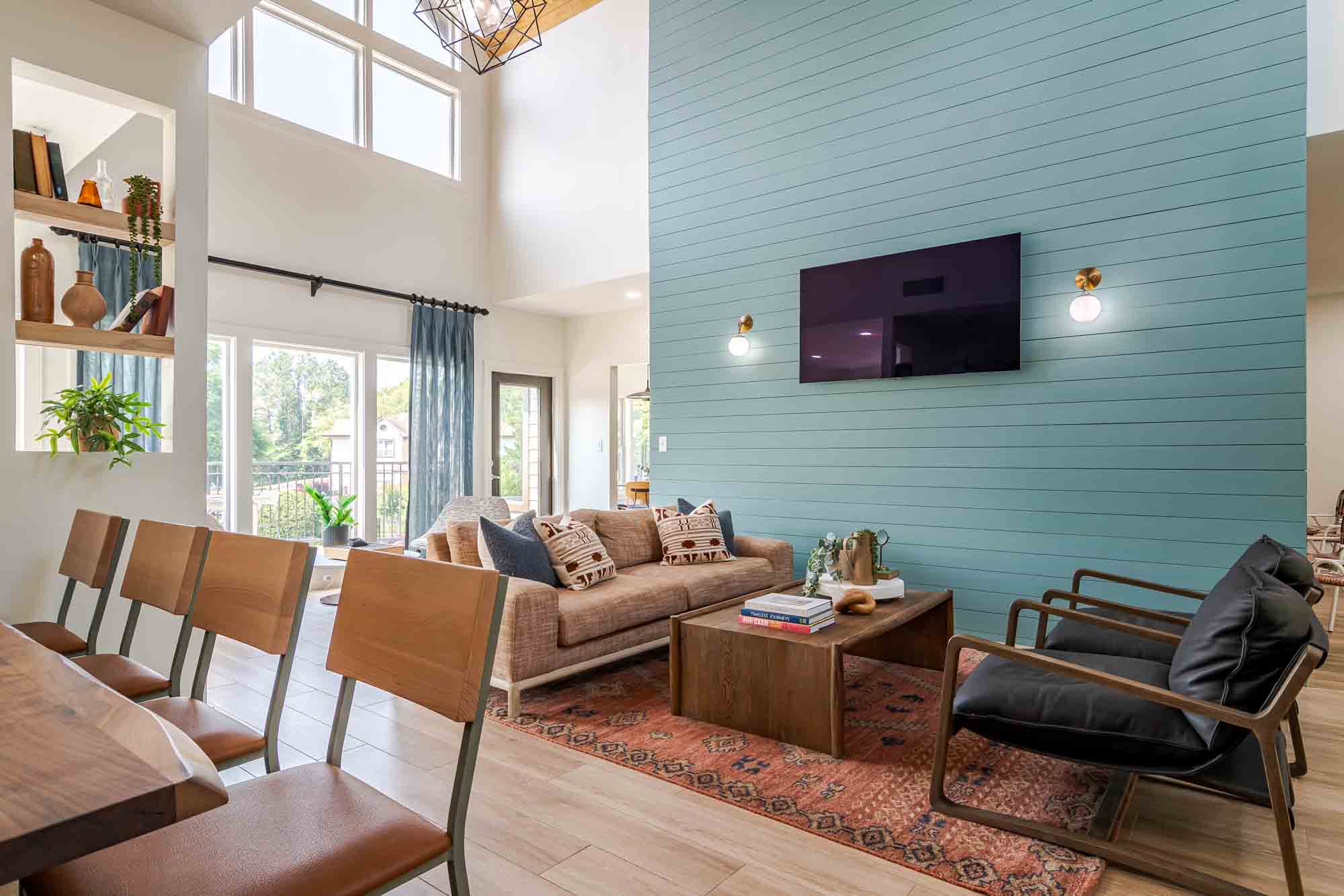 River-Club-Apartments-and-Townhomes-Near-University-of-Georgia-Clubhouse-and-Leasing-Office
